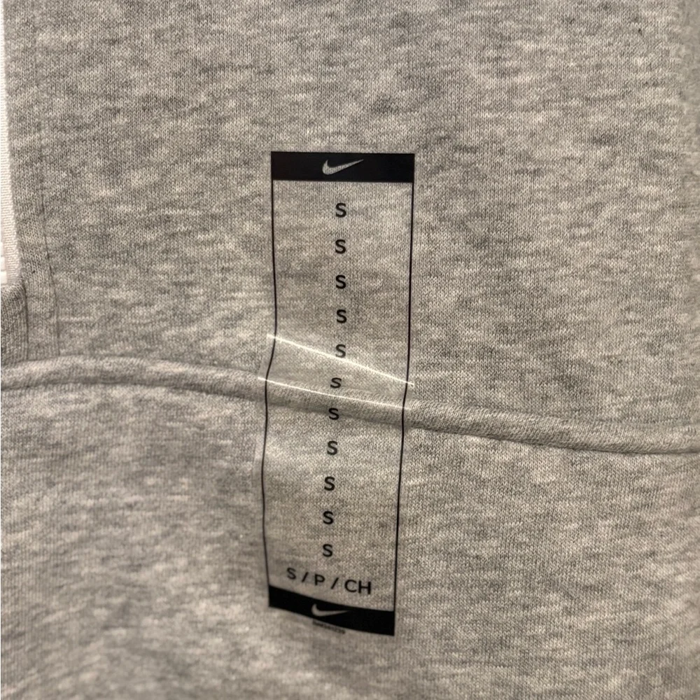 NEW Nike Men's Sportswear Club 1/2-Zip Pullover Sweatshirt - Picture 3 of 7